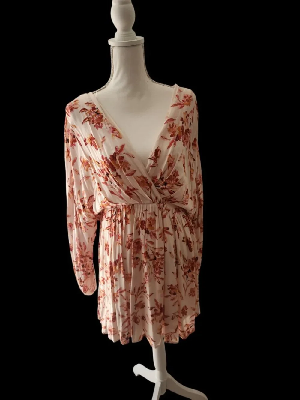🌸 Emily Wonder Floral Dress NWT Large Flowy Boho Tie Back 🌸 - Picture 2 of 12